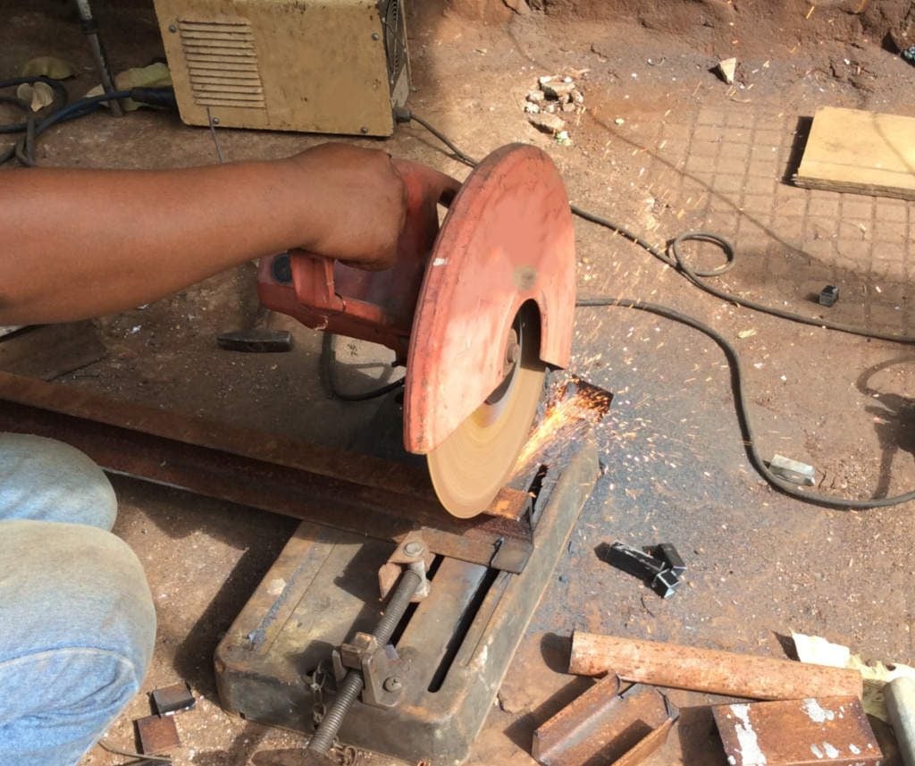 noise-circular-saw-cutting-steel noise-circular-saw-cutting-steel