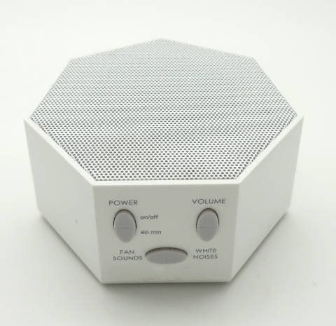 White noise machine using a synthesizer